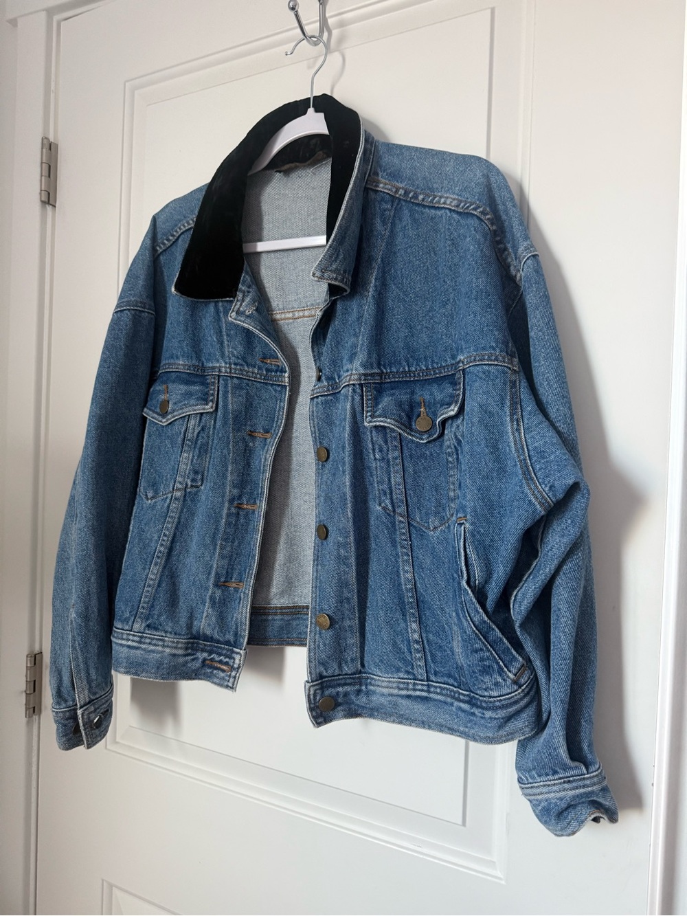 Karen Kane • Vintage Light Blue Denim Jacket with Black Collar